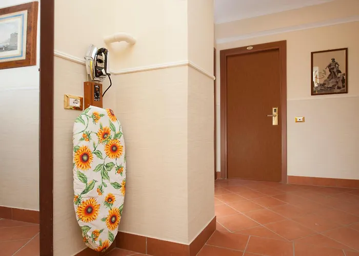 Budget Des Arts 旅馆 *