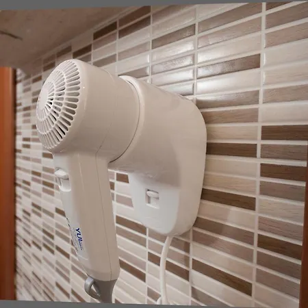 Budget Rooms Des Arts Hostel Rome