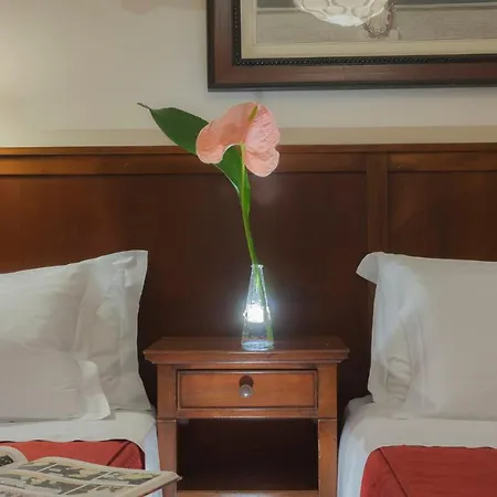 Budget Rooms Des Arts Rome