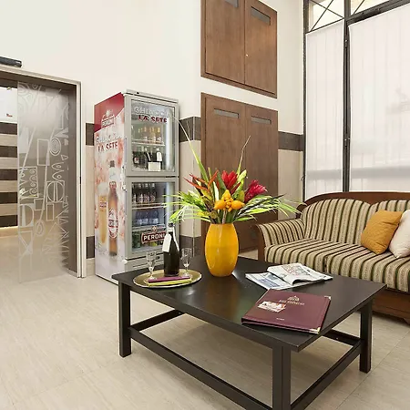 Budget Rooms Des Arts Rome