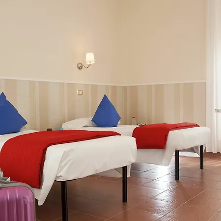 Budget Rooms Des Arts Rome