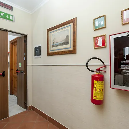 Hostel Budget Rooms Des Arts