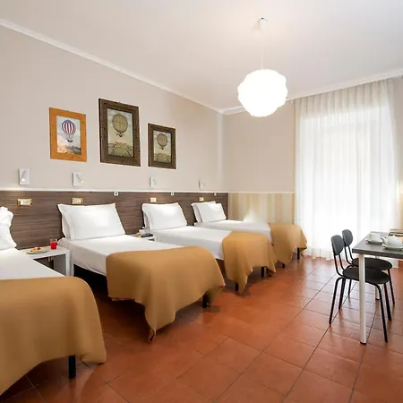 אכסניה Budget Des Arts *