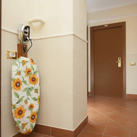 Budget Des Arts Hostel *